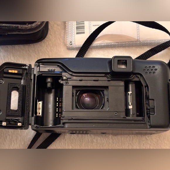 Vtg Olympus Infinity Zoom 210 Point and Shot Black Camera & Access.(not tested) - Picture 12 of 16